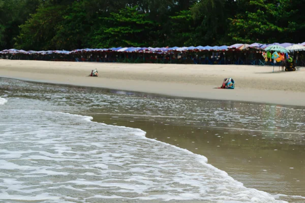 Strand en tropische zee — Stockfoto