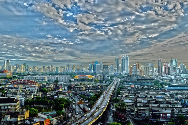 Güneş sabah zaman ve ulaşım Bangkok City Thailan — Stok fotoğraf
