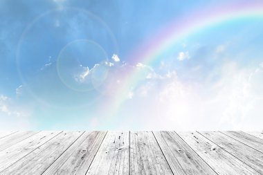 ahşap Teras ve rainbow ile mavi gökyüzü