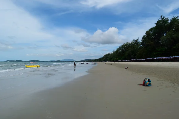 Strand en tropische zee — Stockfoto