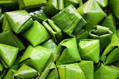 Doldurulmuş hamur piramit doku