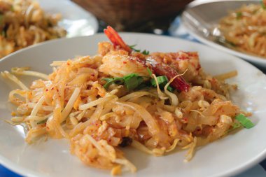 Tay kızartılmış erişte