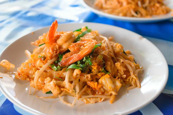 Tay kızartılmış erişte