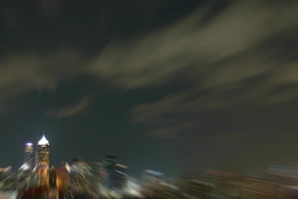 กลางคืนและการขนส่งในกรุงเทพมหานคร — ภาพถ่ายสต็อก