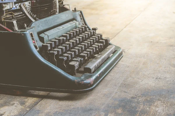Máquina de escribir estilo vintage —  Fotos de Stock