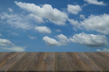 ahşap Teras ve mavi gökyüzü