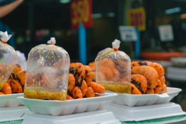 Kutusunda ızgara karides