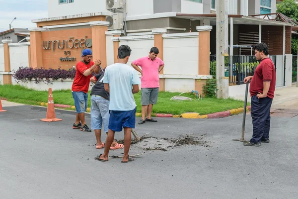 Trabalho para limpeza de drenos — Fotografia de Stock