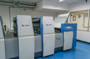 Ofset kağıt makinesi