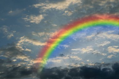 gökkuşağı ile mavi gökyüzü