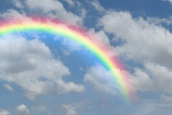 Cielo blu con arcobaleno — Foto Stock