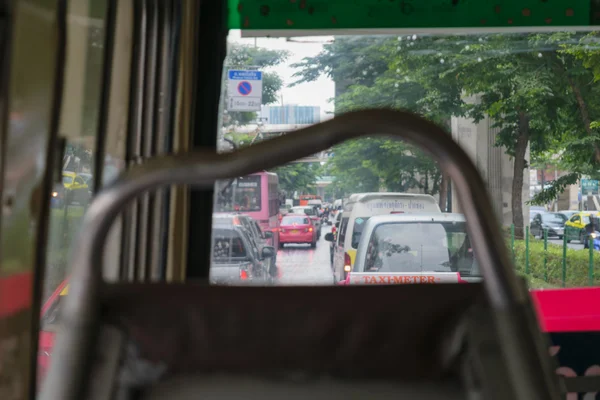 Тайский автобус в Бангкоке — стоковое фото