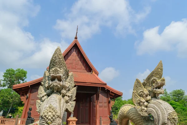 Dřevěný chrám Wat Phakhlong 11 Temple — Stock fotografie