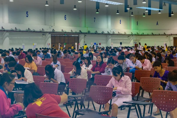 State Railway of Thailand appoint exams — Stock Photo, Image