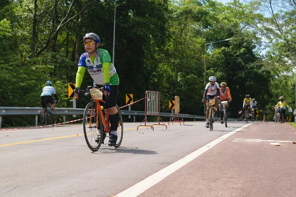 Cykling konkurrens i "två hjul i kärlek" — Stockfoto