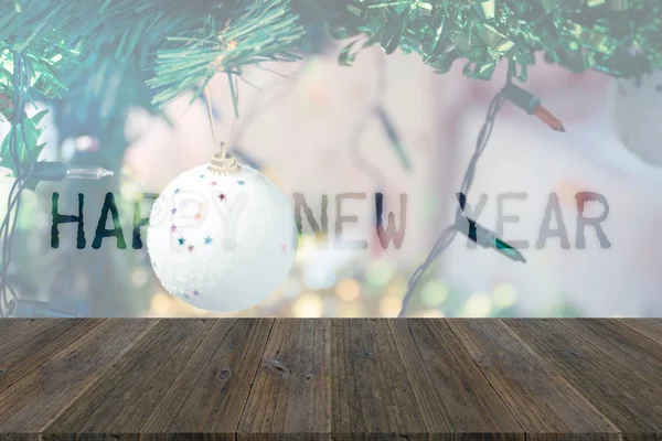 Dřevěné terasy a vánoční strom dekorace — Stock fotografie