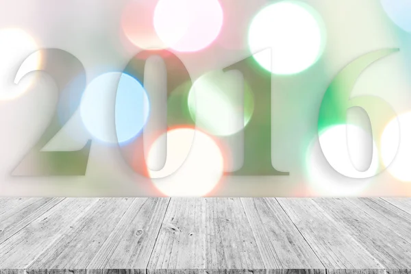 Träterrass och abstrakt bokeh bakgrund av julgran 201 — Stockfoto