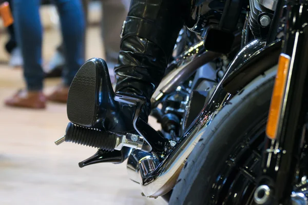 Zoom motor de la motocicleta en el evento espectáculo de coches —  Fotos de Stock