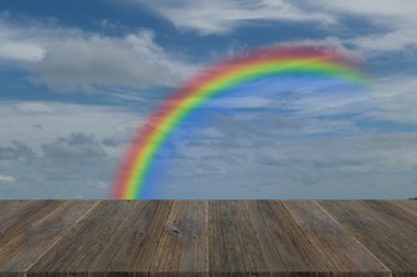 ahşap Teras ve rainbow ile mavi gökyüzü