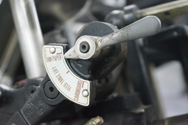 Ofset kağıt makinesi