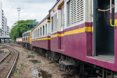 Tay tren Bogie arasında