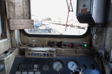 Tay tren kokpit