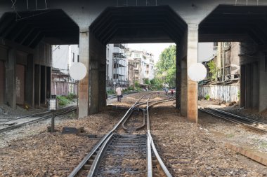 demiryolu parça geçiş