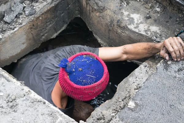 Working for drain cleaning — Stock Photo, Image