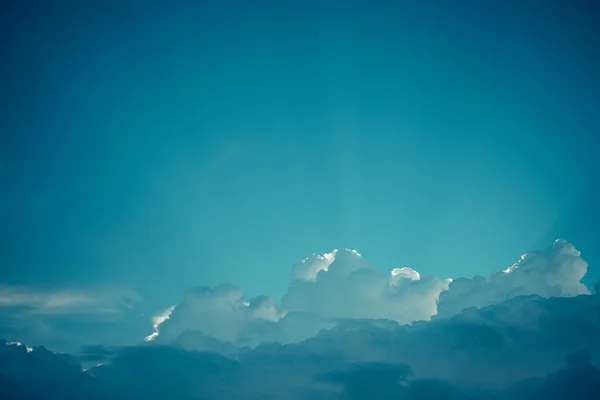 Blauer Himmel, Prozess im Vintage-Stil — Stockfoto