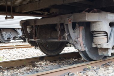 Tay tren süspansiyon