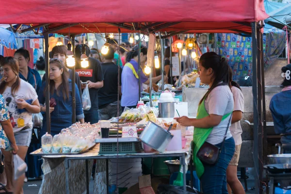 Cuisine de rue thaïlandaise — Photo