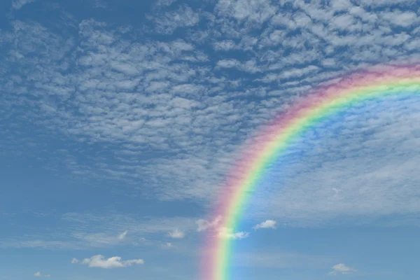 Nuvola di cielo blu con arcobaleno — Foto Stock