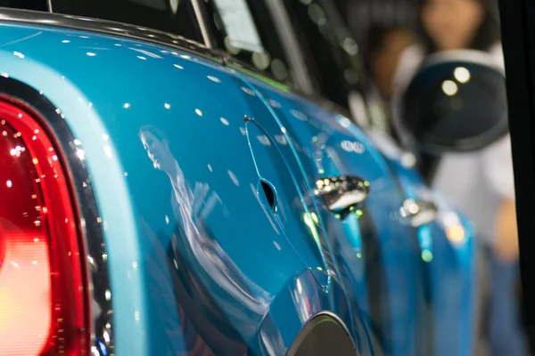 Cubierta del tanque de combustible del coche Zoom y guardabarros en evento Car Show —  Fotos de Stock