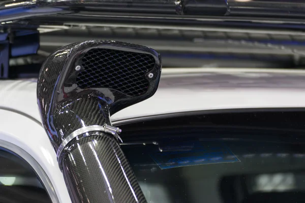 Zoom van 4 x 4 auto airduct in auto show evenement — Stockfoto