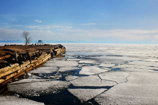 Der Baikalsee Frühling Zeit Den Zugefrorenen See Vom Eis Befreien — Stockfoto