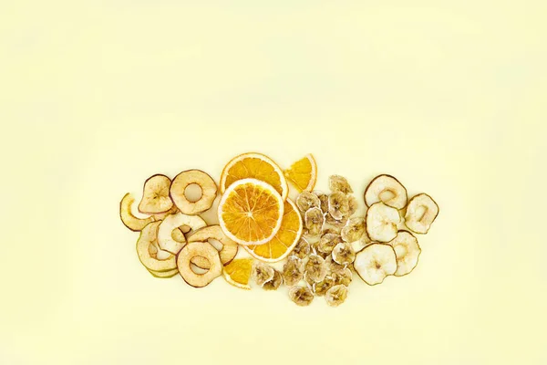 Dehydrierte Knusprige Scheiben Fruchtchips Trockenobst Scheiben Orange Birne Apfel Banane — Stockfoto