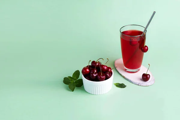 Cherry Compote Glass Berries Transparent Bowl Green Background High Quality — Stock Photo, Image