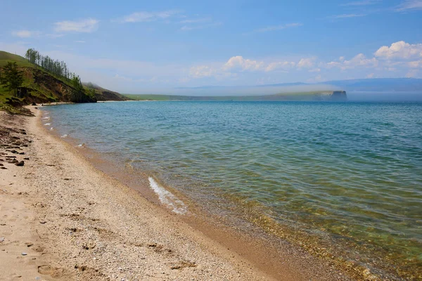 Берег Озера Байкал Летний День Спокойная Чистая Вода Прекрасный Летний — стоковое фото