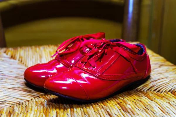 Retro old-fashioned red girl shoes — Stock Photo, Image