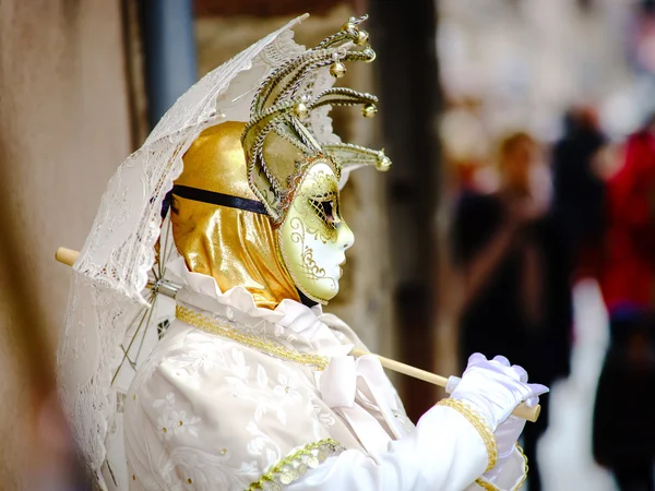 Redactie, 6 maart 2016: Rosheim, Frankrijk: Venetiaanse carnaval masker — Stockfoto