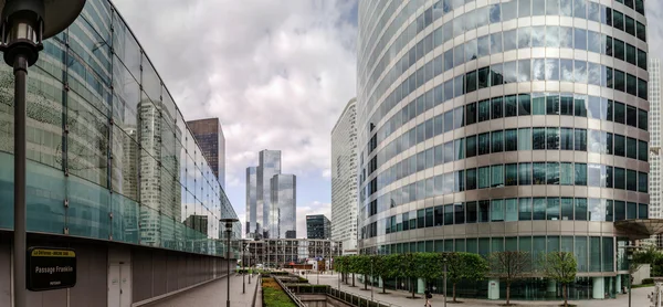Redactie, 14 mei 2016: Parijs, Frankrijk. Verdediging skyscrappers vi — Stockfoto