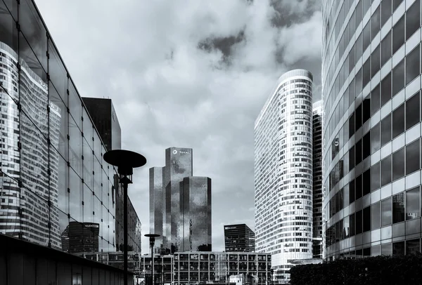 Editorial, 14 mai 2016 : Paris, France. gratte-ciel de défense vi — Photo