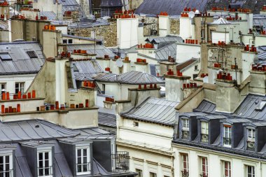 Yaz günü, Paris çatıları panoramik genel bakış
