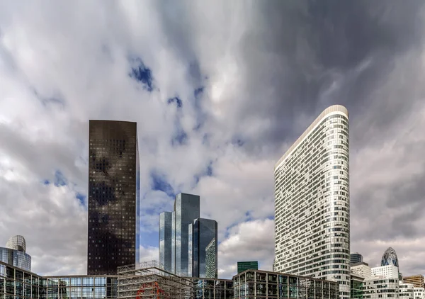 Діловий район La Defense Європи в Парижі. — стокове фото