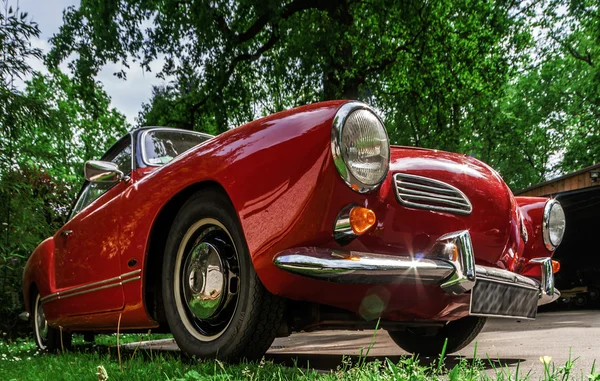 Editorial,16th May 2016:  Chantilly, France. Beautiful retro car — Stock Photo, Image