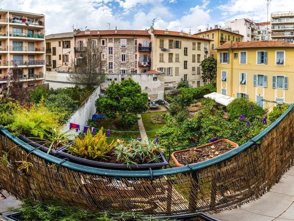 Típica vista de la ciudad vieja de Niza, día de verano —  Fotos de Stock