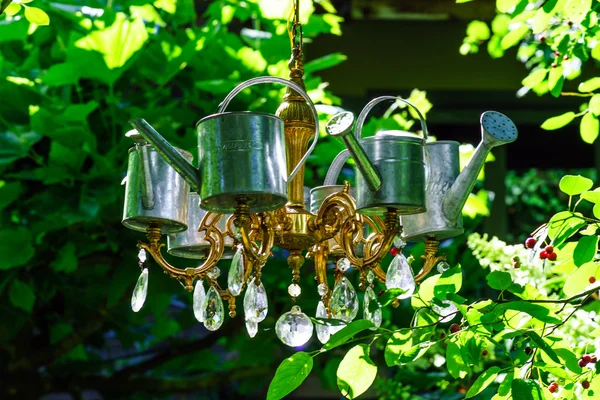 Dekorativa lyster i sommarträdgården — Stockfoto