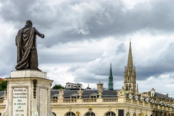 Rzeźby Stanisława króla na centralnym placu Nancy — Zdjęcie stockowe