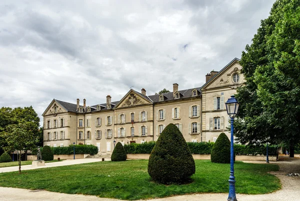 Vecchi edifici sulla strada di Nancy, Francia — Foto Stock