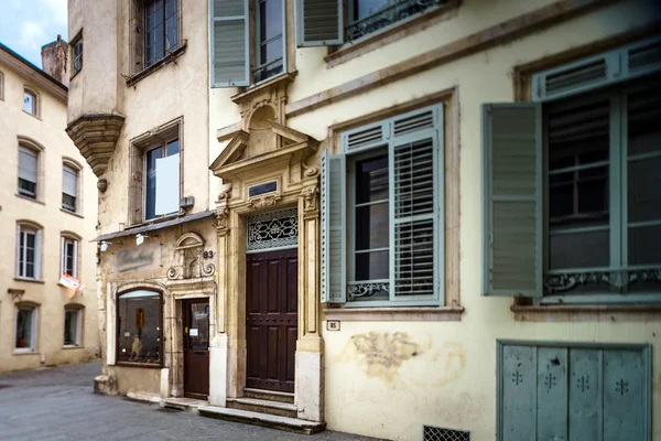 Staré budovy na ulici z Nancy, Francie — Stock fotografie